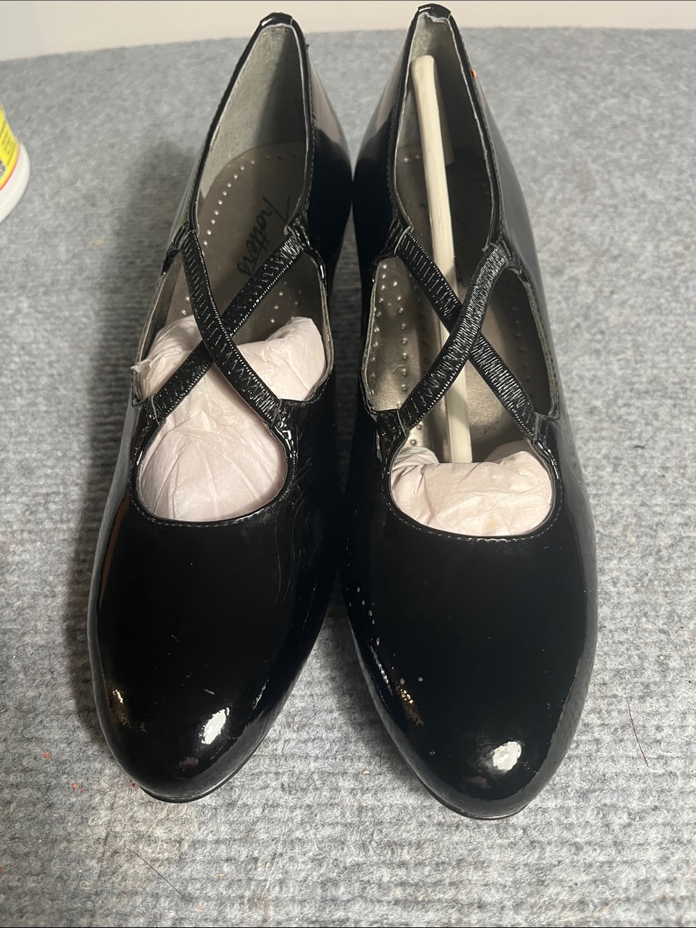 Black Patent Cross-Strap Women's Flats. Slight peeling to inside.Narrow!